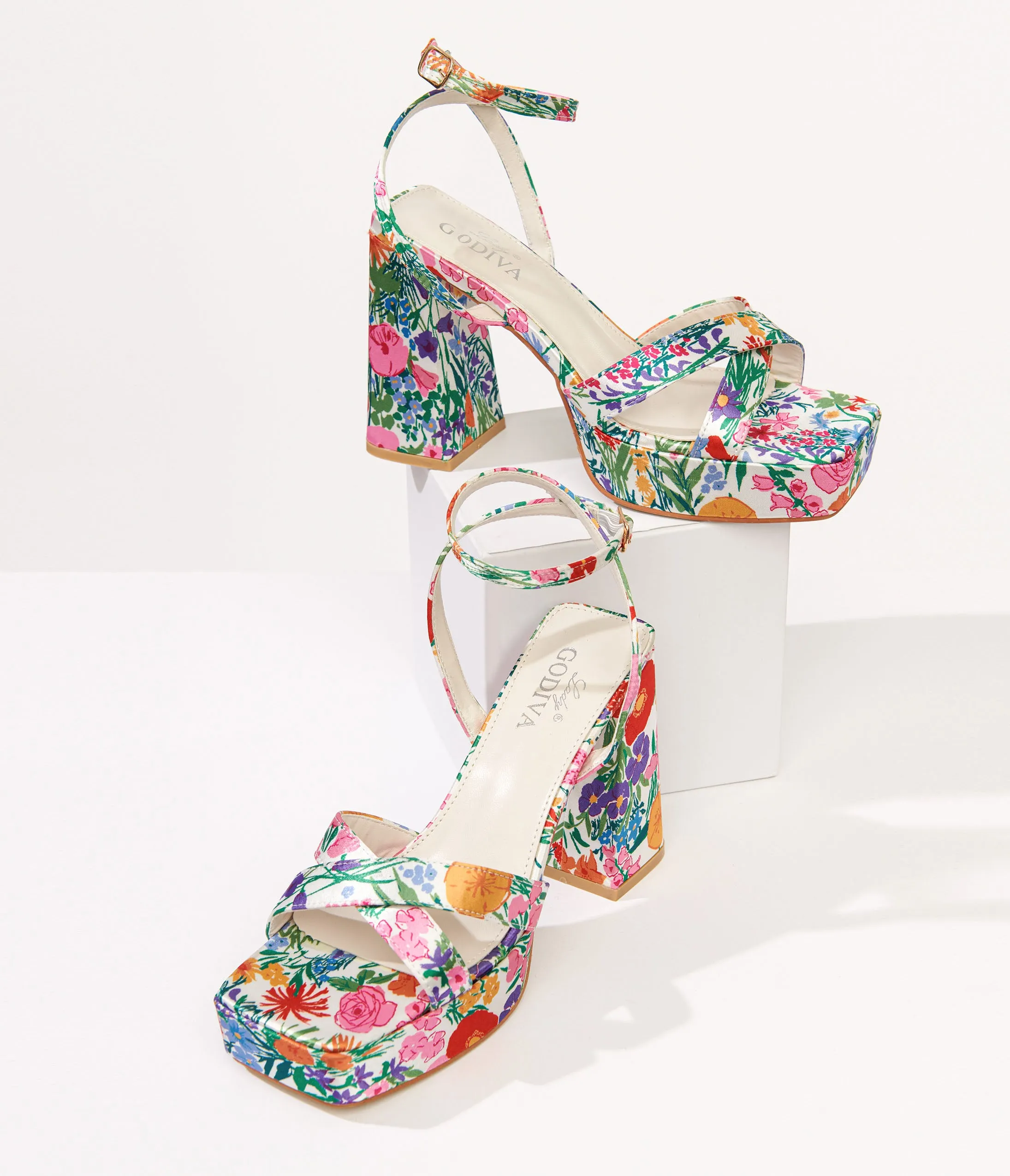 1970s White Floral Lexico Platform Sandals