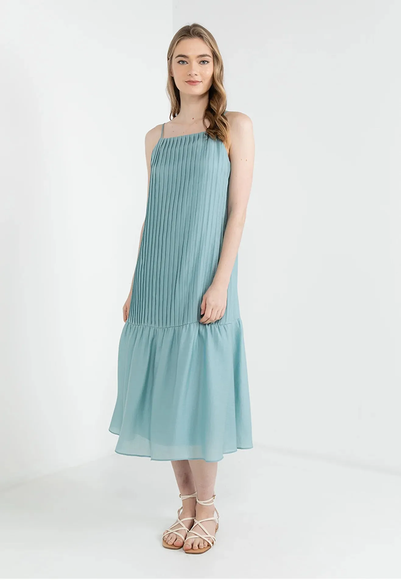 ELLE Apparel Spaghetti Strap Pleated Maxi Dress