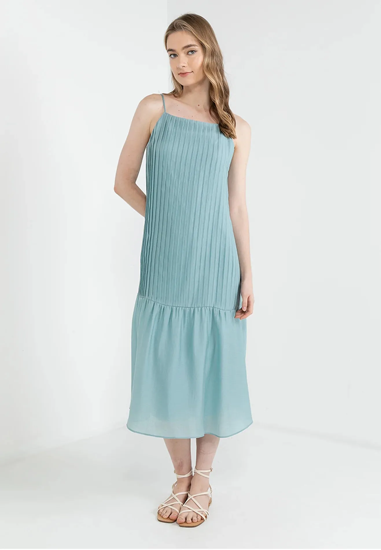 ELLE Apparel Spaghetti Strap Pleated Maxi Dress