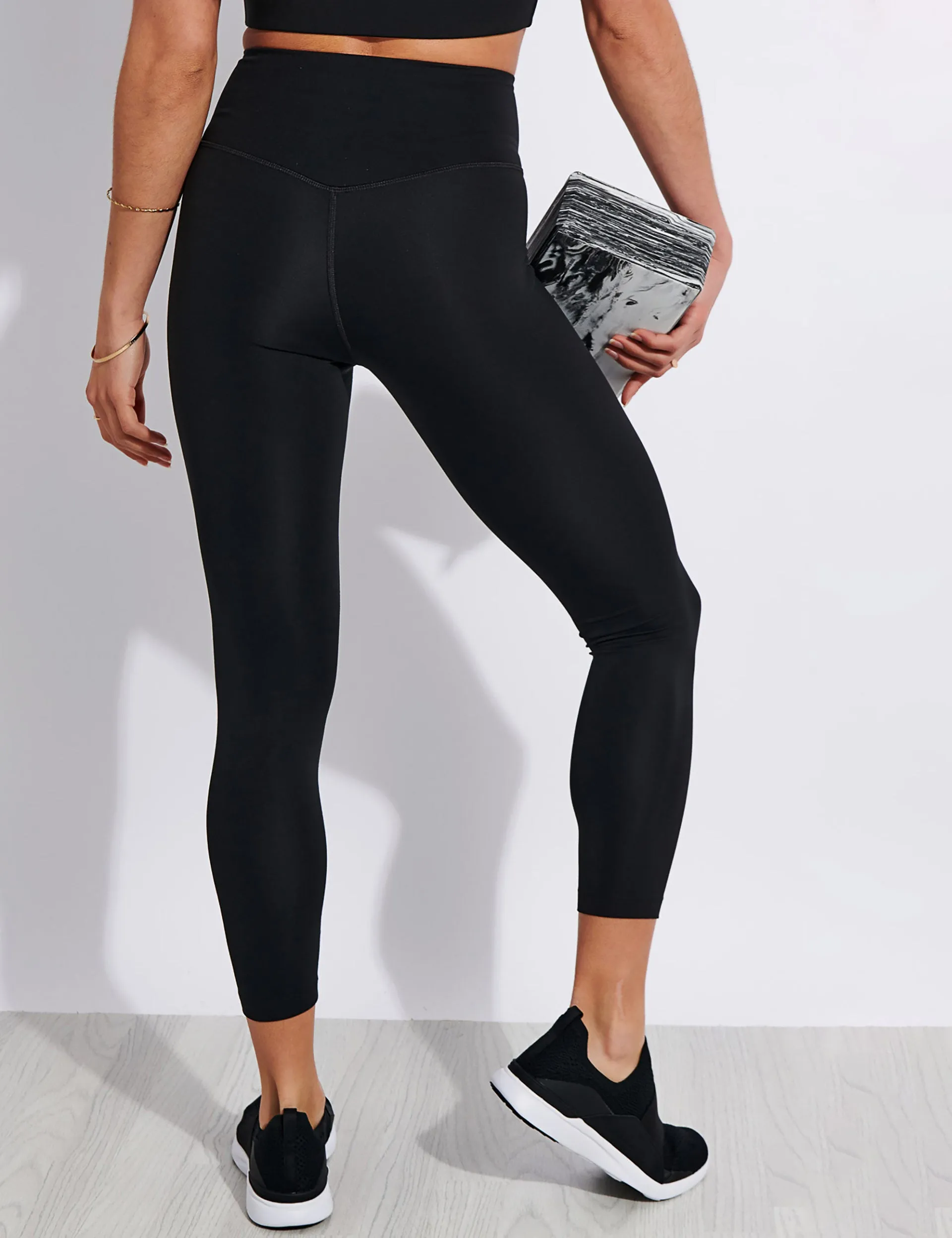 FLOAT High Waisted 7/8 Legging - Black