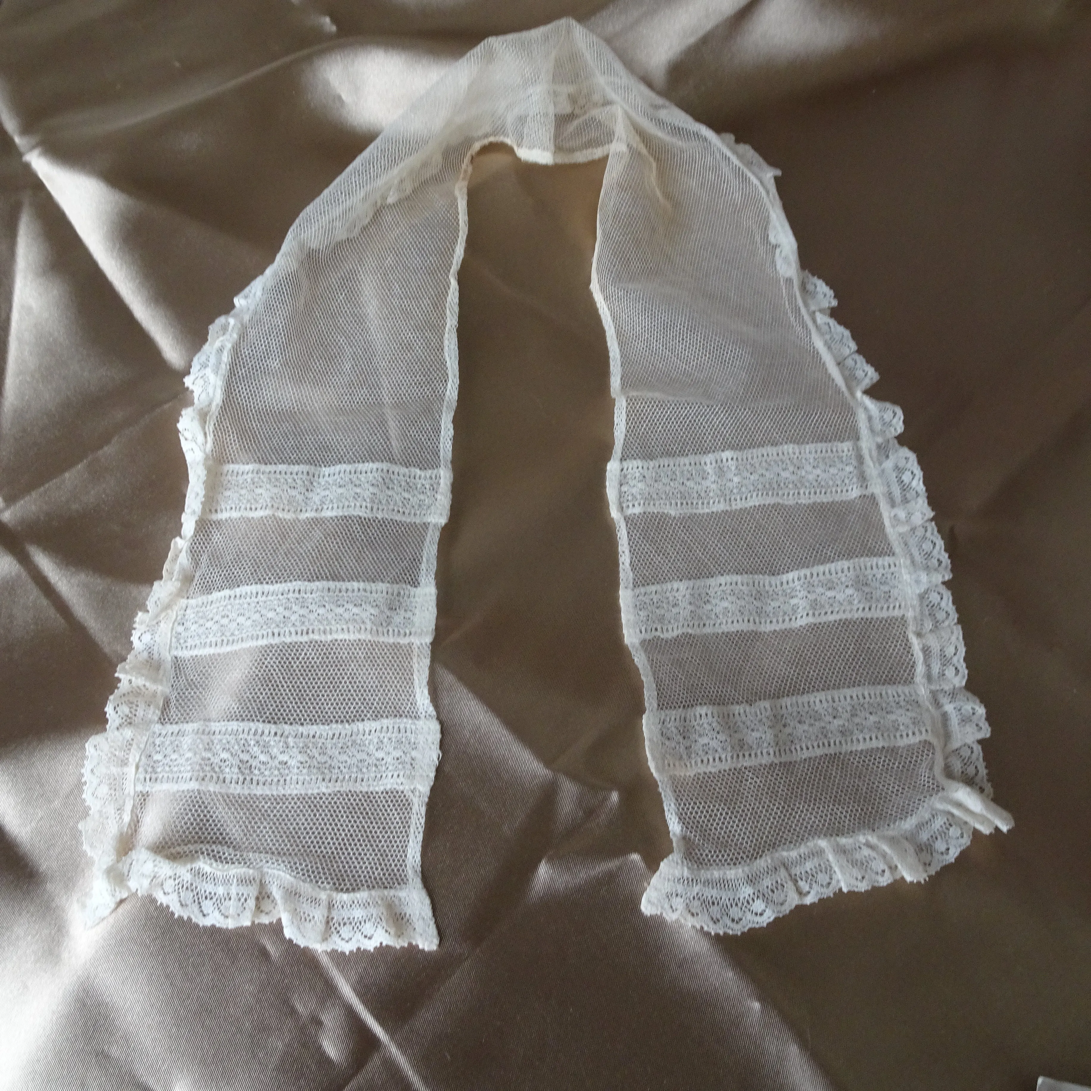 LOVELY Antique French Lace Collar-Scarf, Netted Lace Mixed Lace