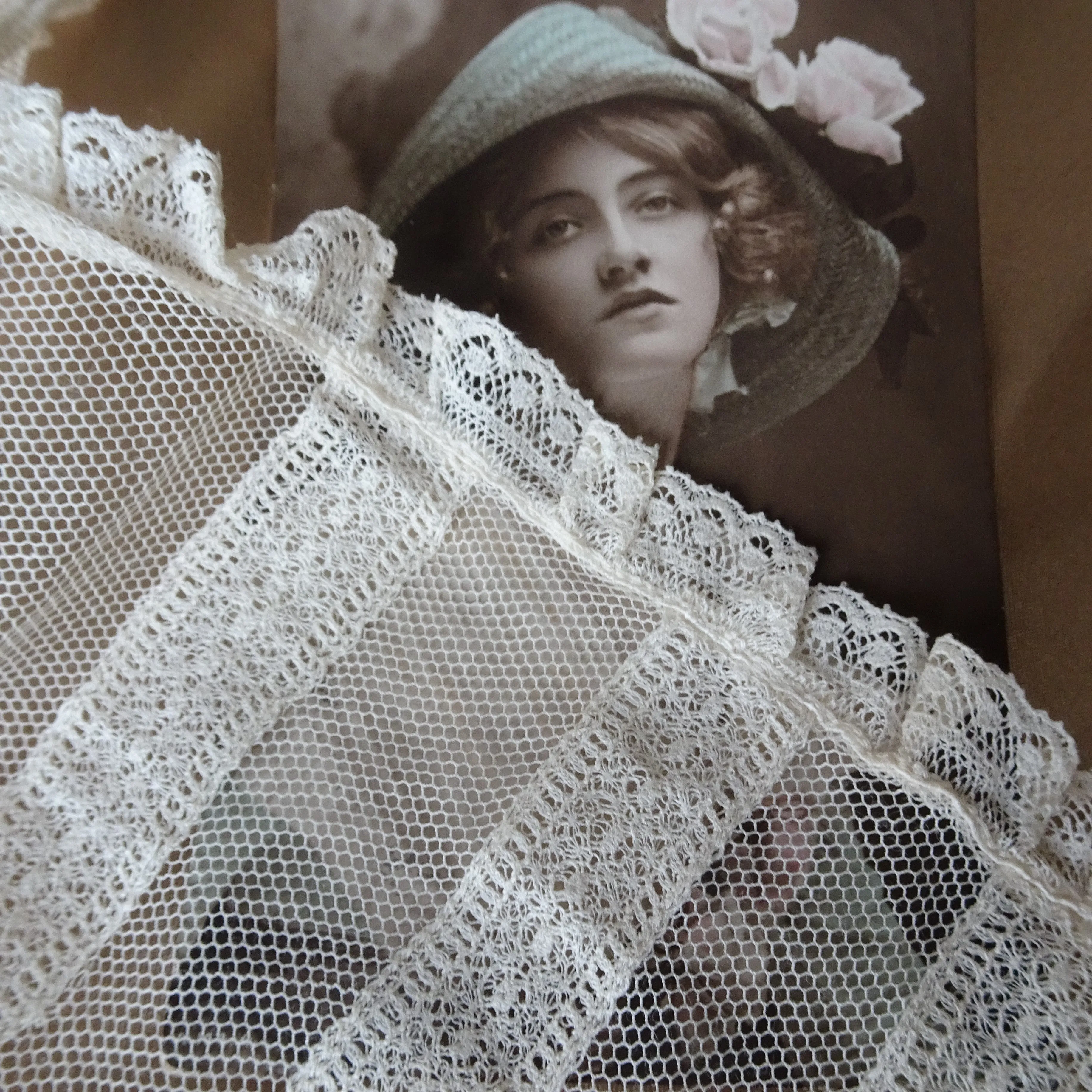 LOVELY Antique French Lace Collar-Scarf, Netted Lace Mixed Lace